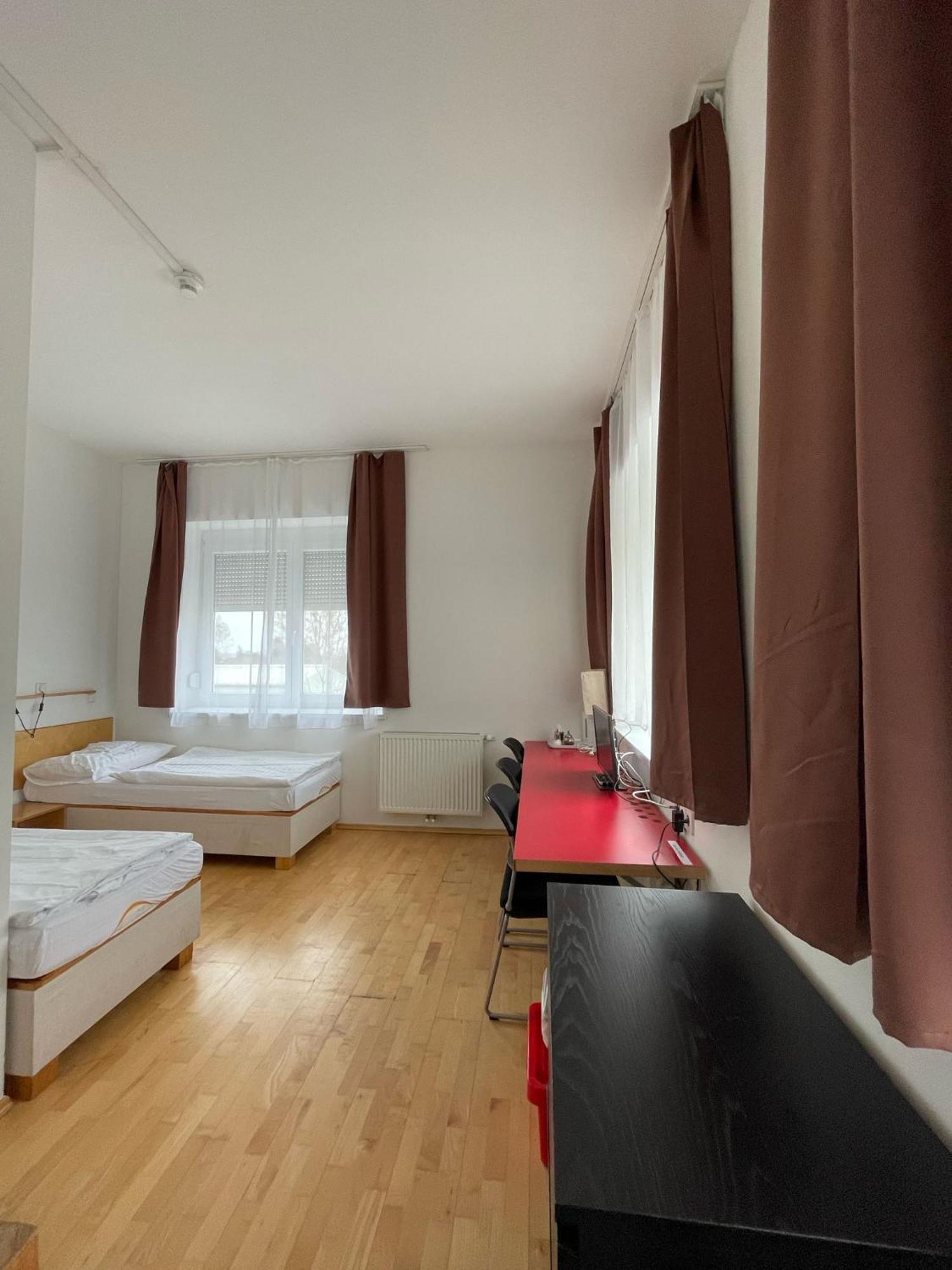 Workbase Albergue Viena